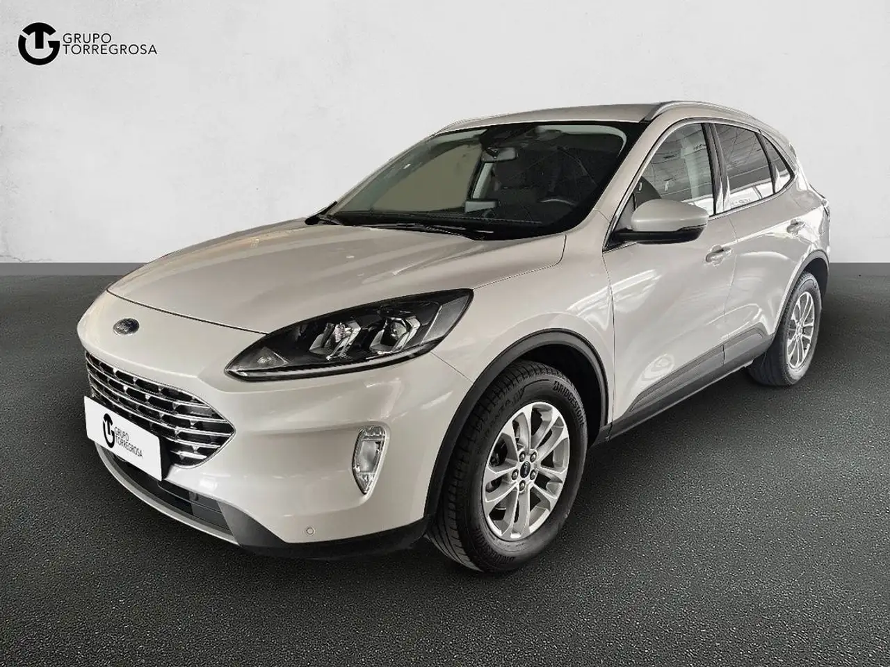 Renting ford kuga 1 5 ecoboost titanium fwd 150 blanco