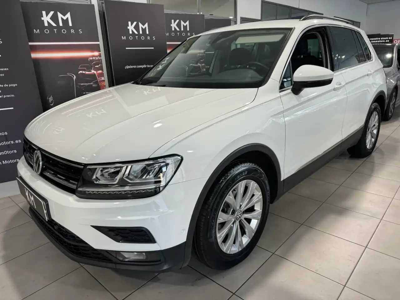 Renting volkswagen tiguan 2 0tdi advance 85kw blanco