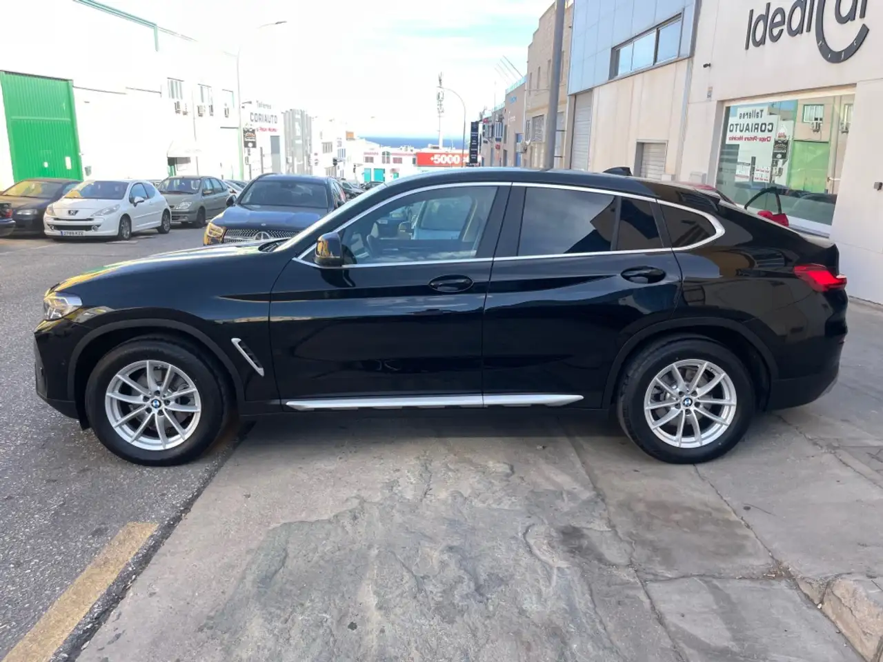 Renting bmw x4 xdrive 20da negro