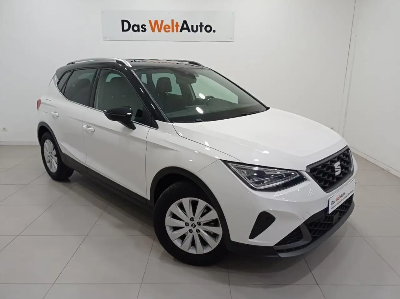 Renting SEAT Arona 1.0 TSI S&S FR XM 110 Blanco 1