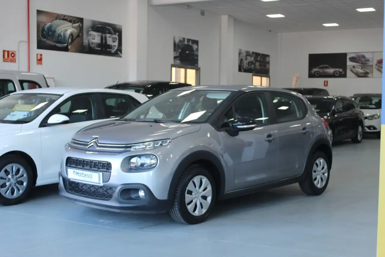 Renting Citroen C3 1.2 PureTech Feel 68 Gris