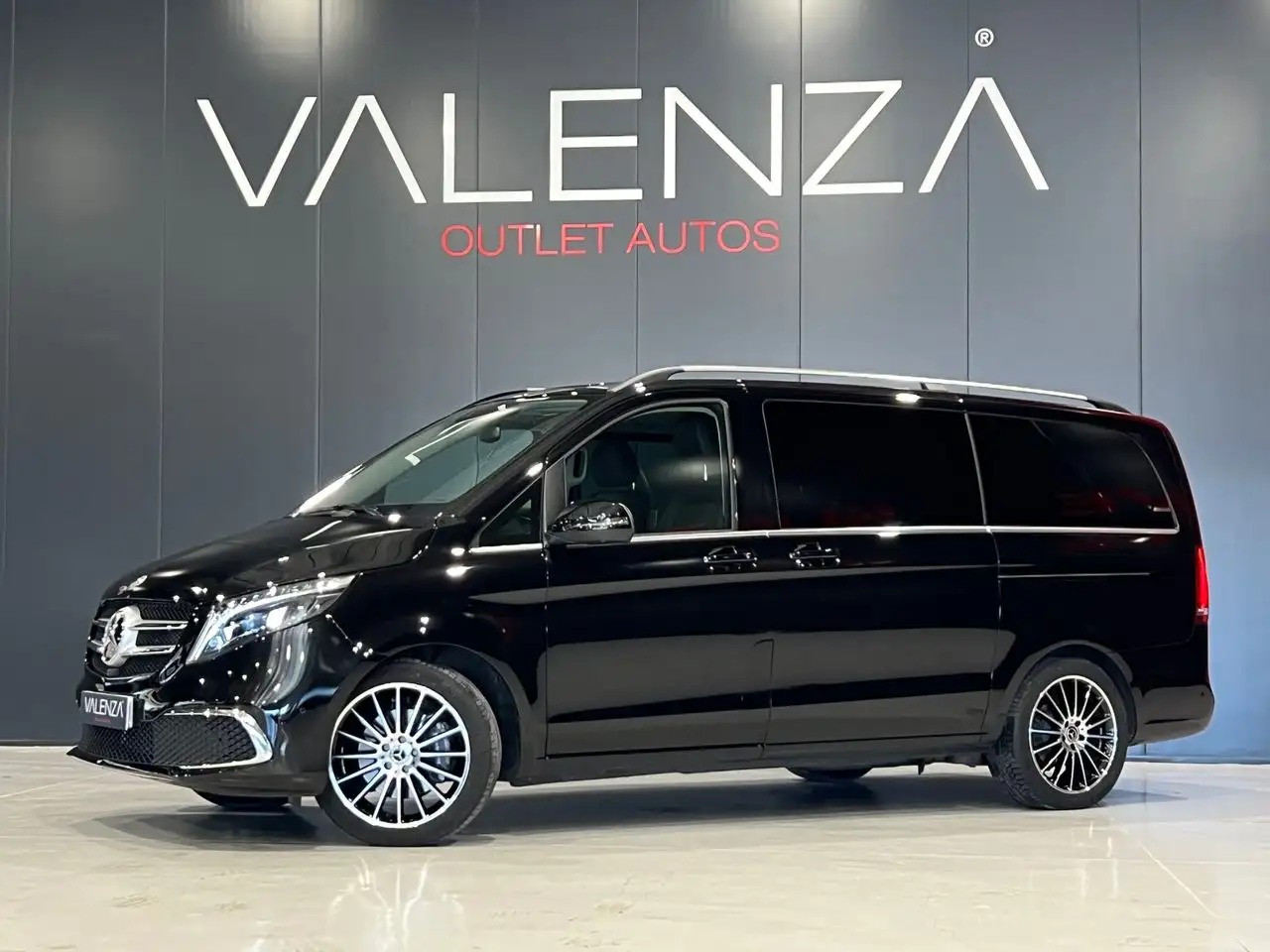 Renting Mercedes-Benz V 250 D LARGA 7 PLAZAS Negro