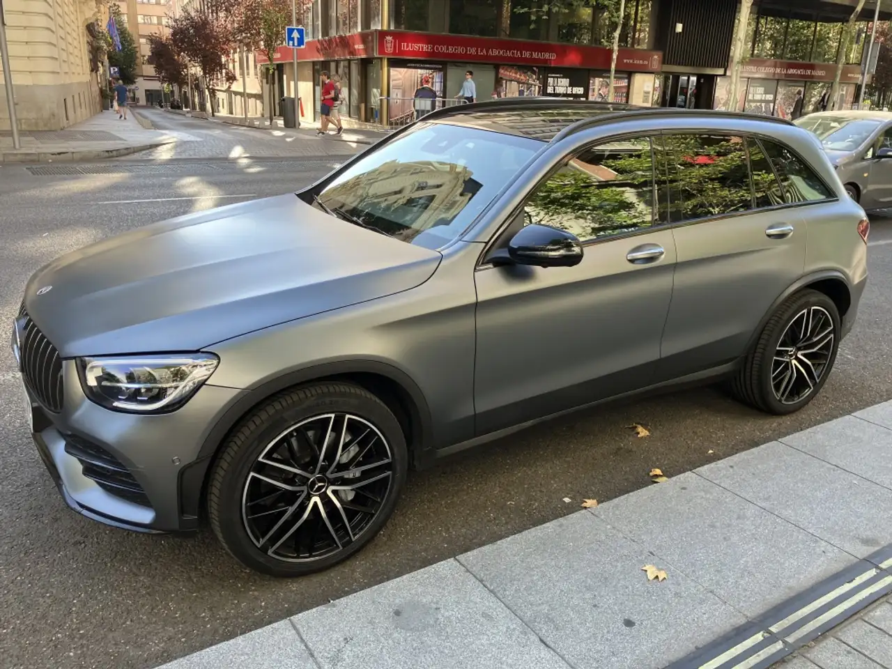 Renting Mercedes-Benz GLC 43 AMG 4Matic Speedshift TCT 9G Gris