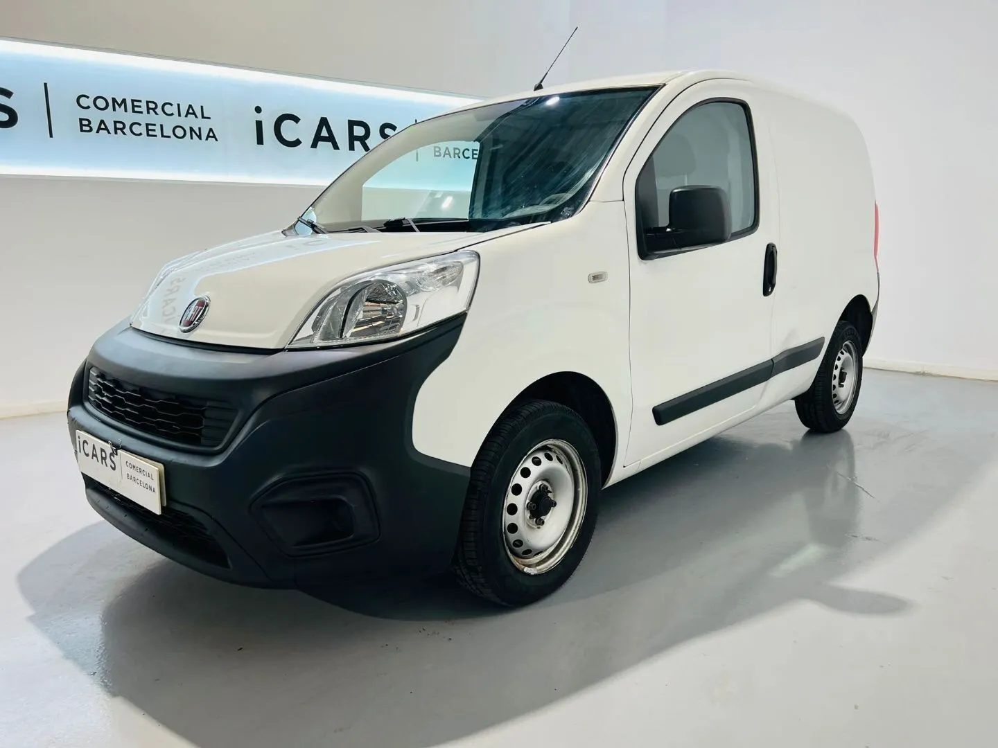 Renting FIAT Fiorino Comercial Fiorino Cargo 1.3Mjt Base 70kW