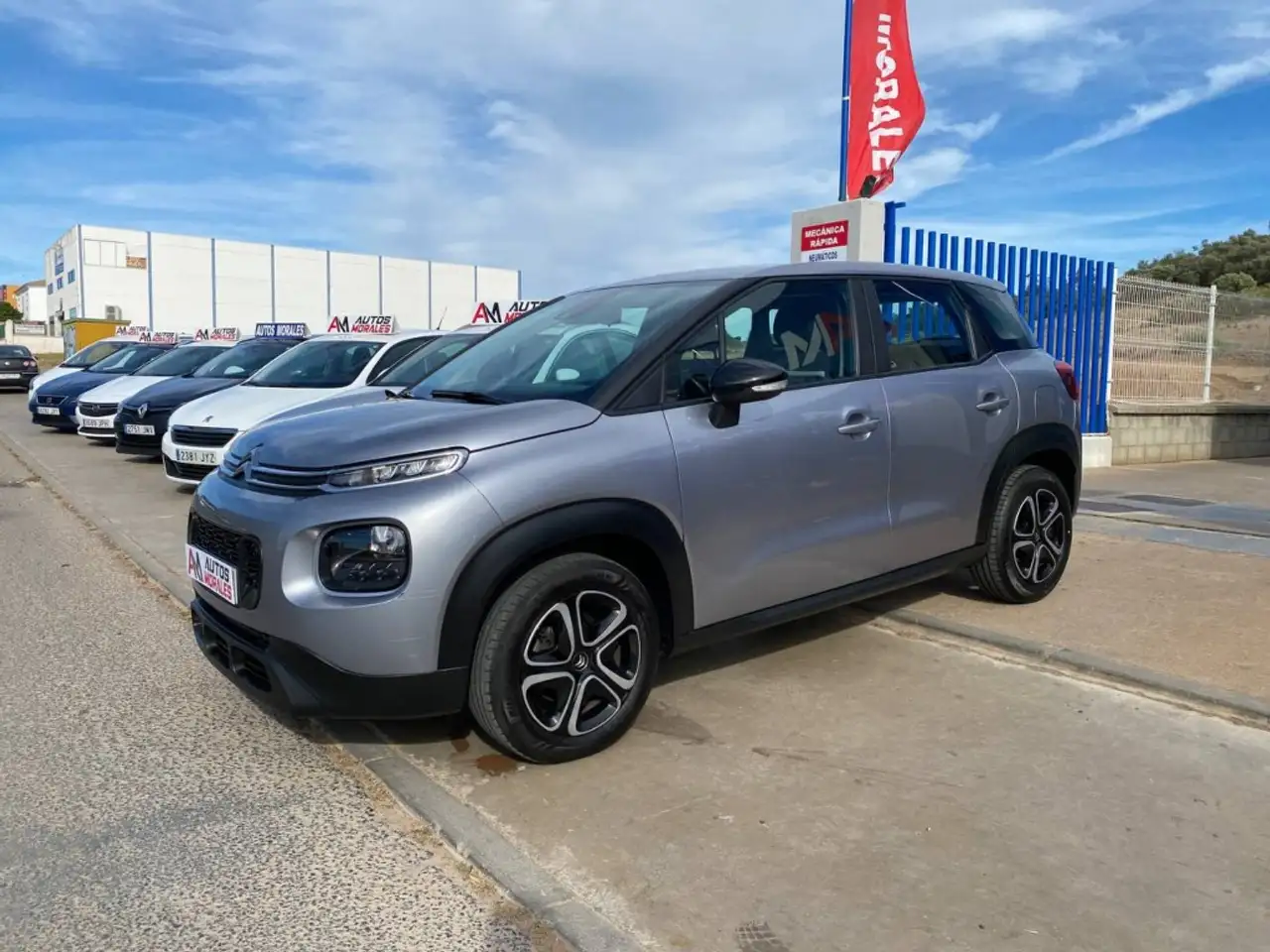 Renting Citroen C3 Aircross Puretech S&S Feel Pack 110 Gris