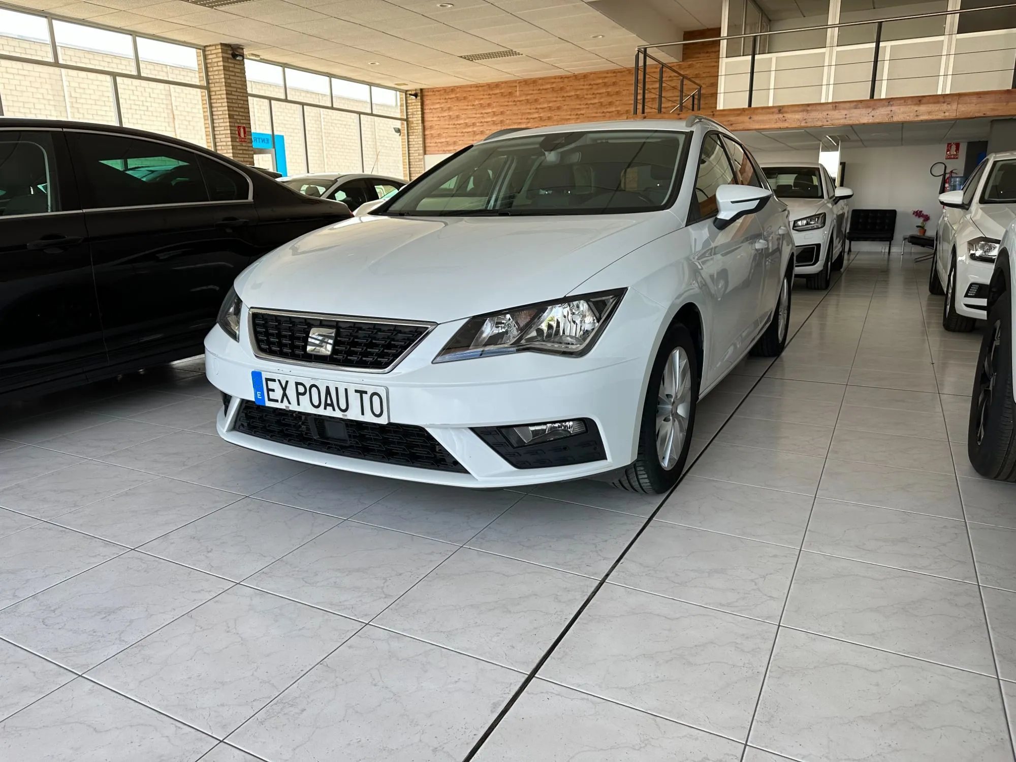 Renting SEAT León ST 1.6TDI CR S&S Style 115 1