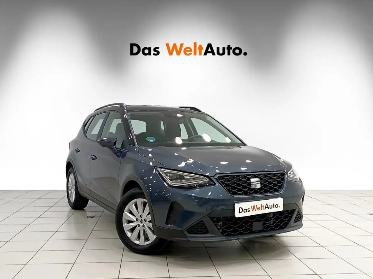 Renting SEAT Arona 1.0 TSI S&S Style XM 110 Gris 7