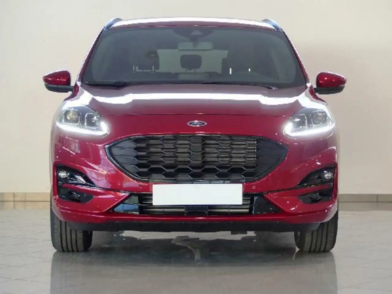 Renting Ford Kuga 1.5 EcoBlue ST-Line FWD 120 Rojo 1