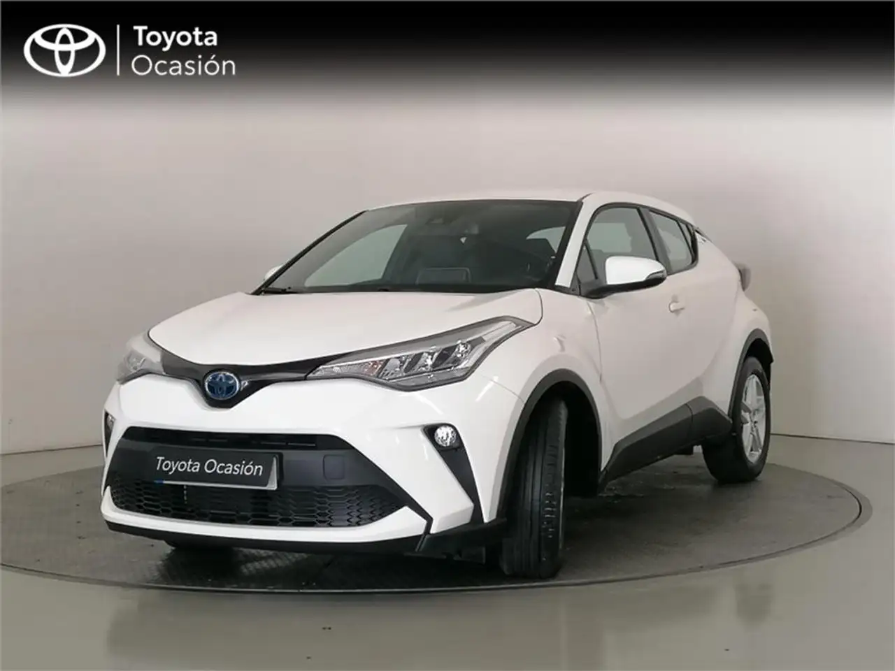 Renting Toyota C-HR 125H Active 1