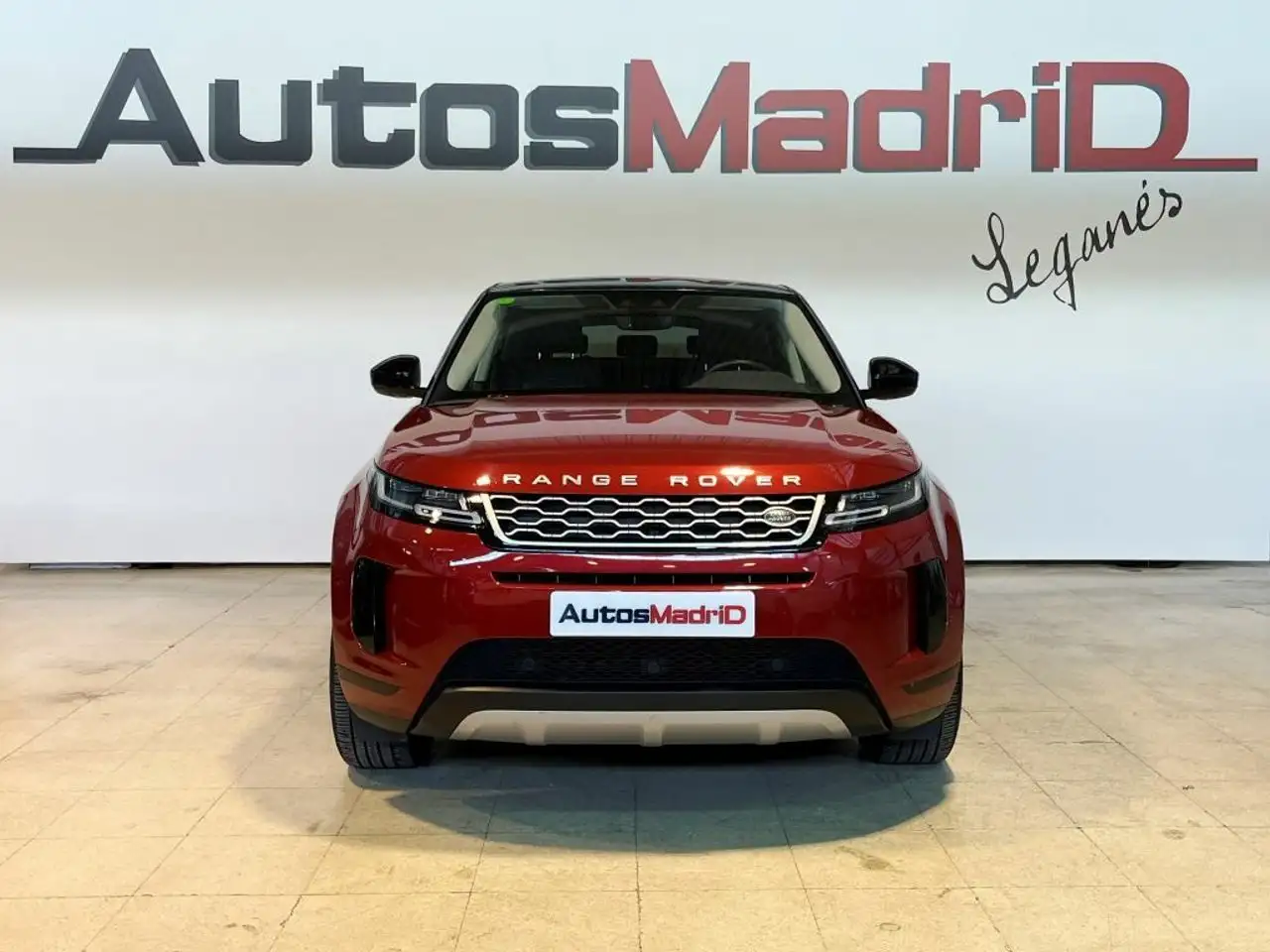 Renting Land Rover Range Rover Evoque 2.0L TD4 Diesel 132kW (180CV) 4×4 SE Rojo