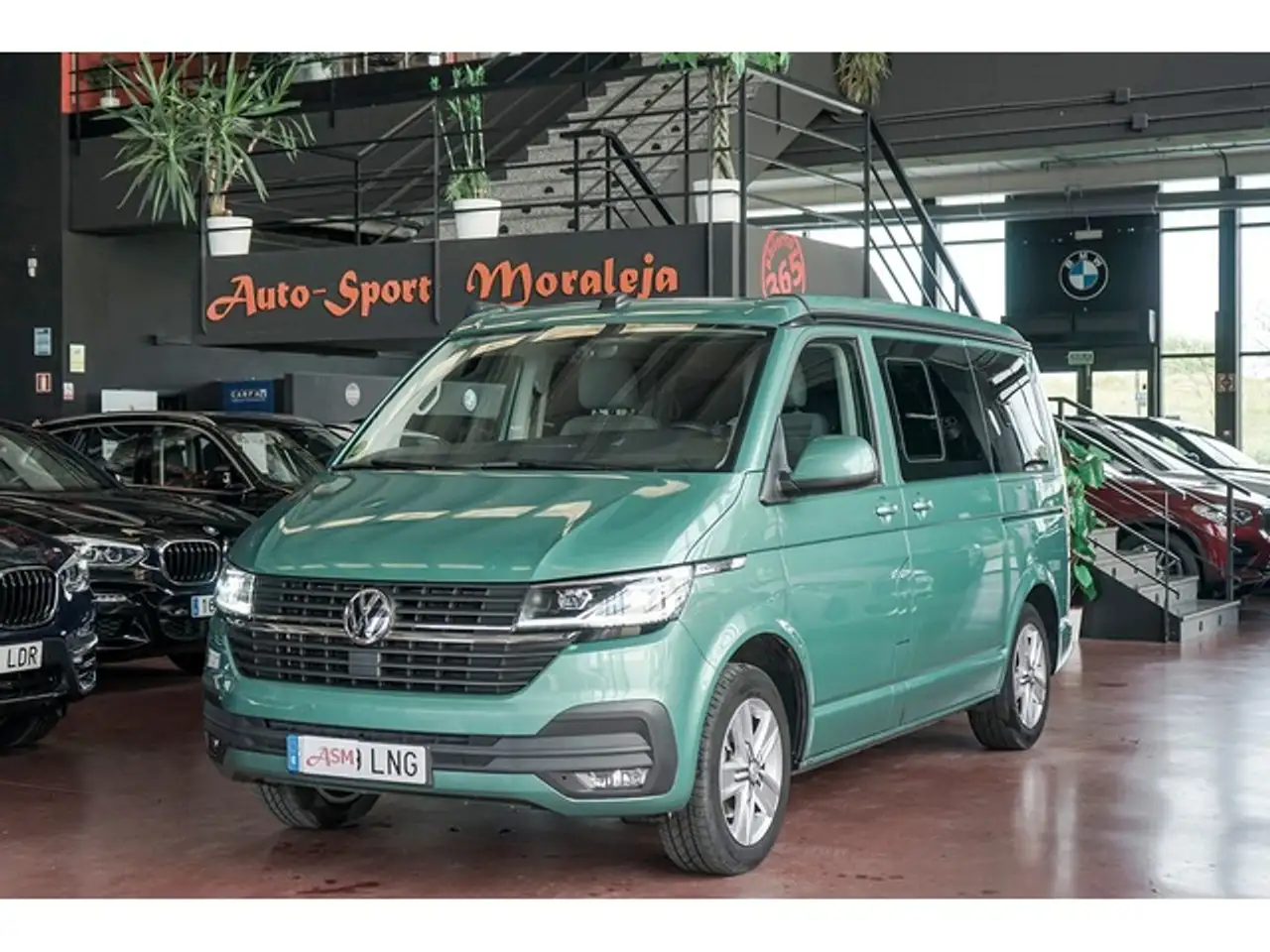 Renting Volkswagen T6 California 2.0TDI BMT Beach Tour DSG 110kW Verde