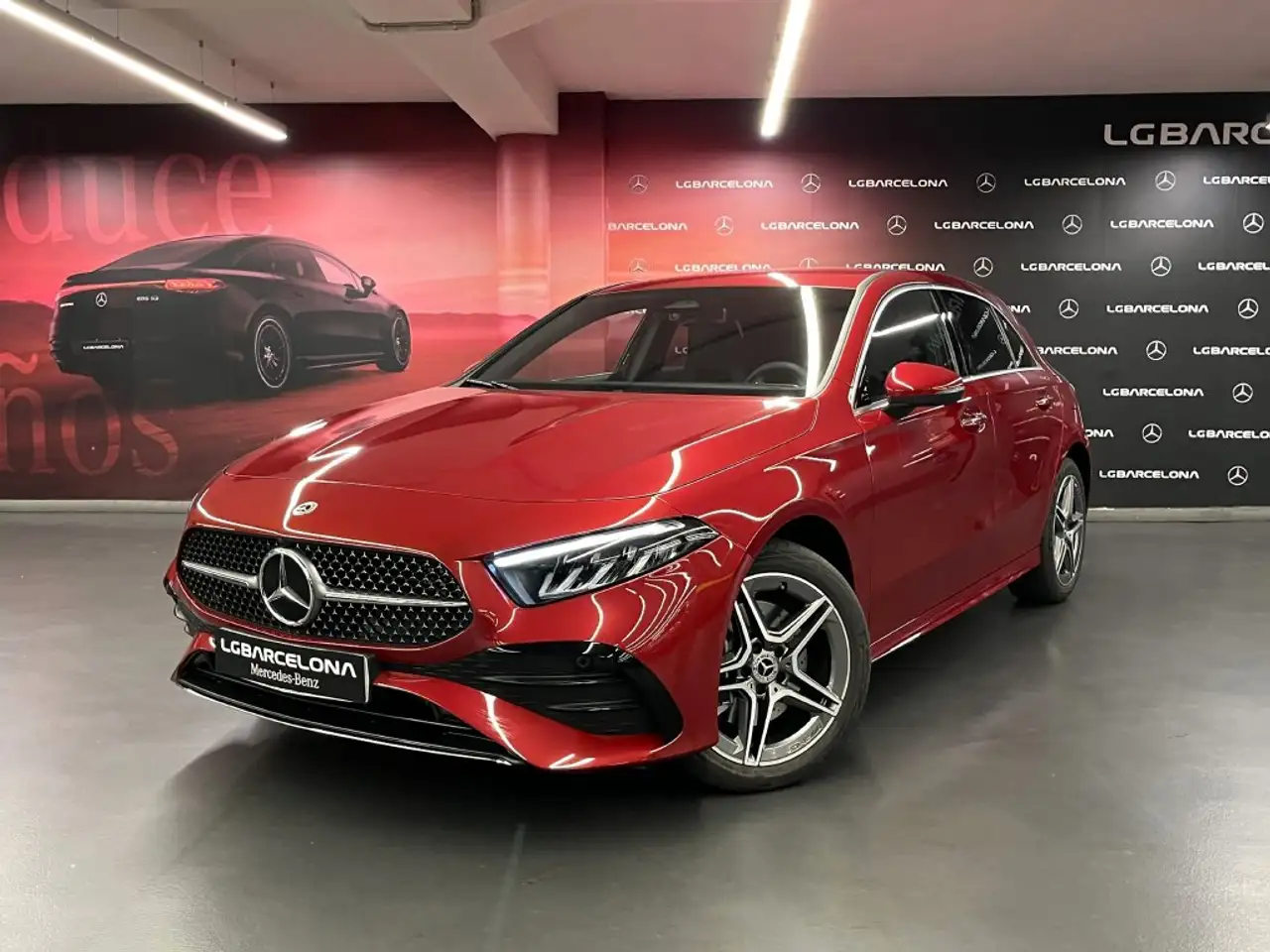 Renting Mercedes-Benz A 250 250e Progressive Line Advanced 8G-DCT Rojo