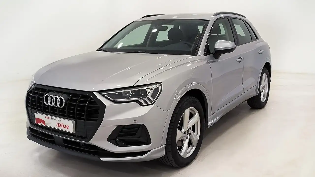 Renting Audi Q3 35 TDI Advanced S tronic 110kW Plateado 3