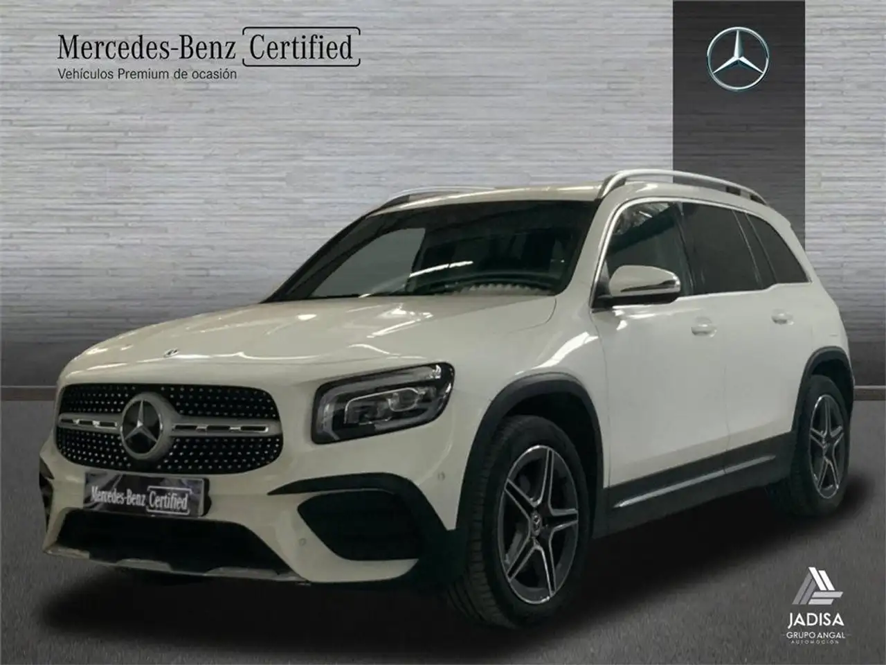 Renting Mercedes-Benz GLB 200 7G-DCT