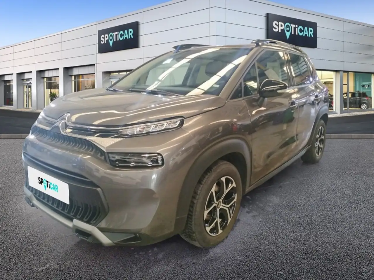 Renting Citroen C3 Aircross BlueHDi S&S Shine 110 Gris 4