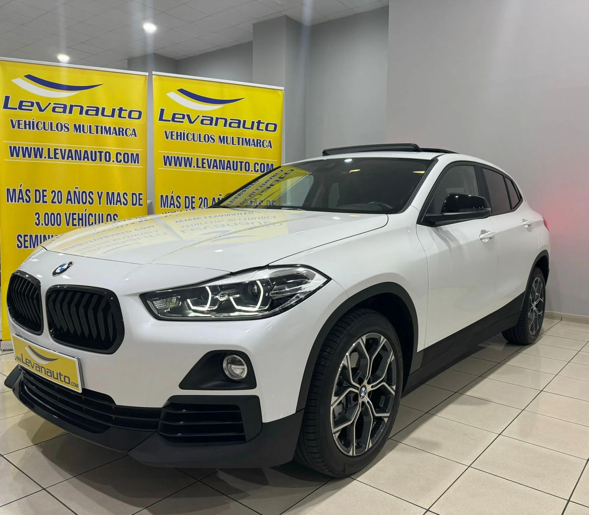 Renting BMW X2 sDrive 18i Advantage 1