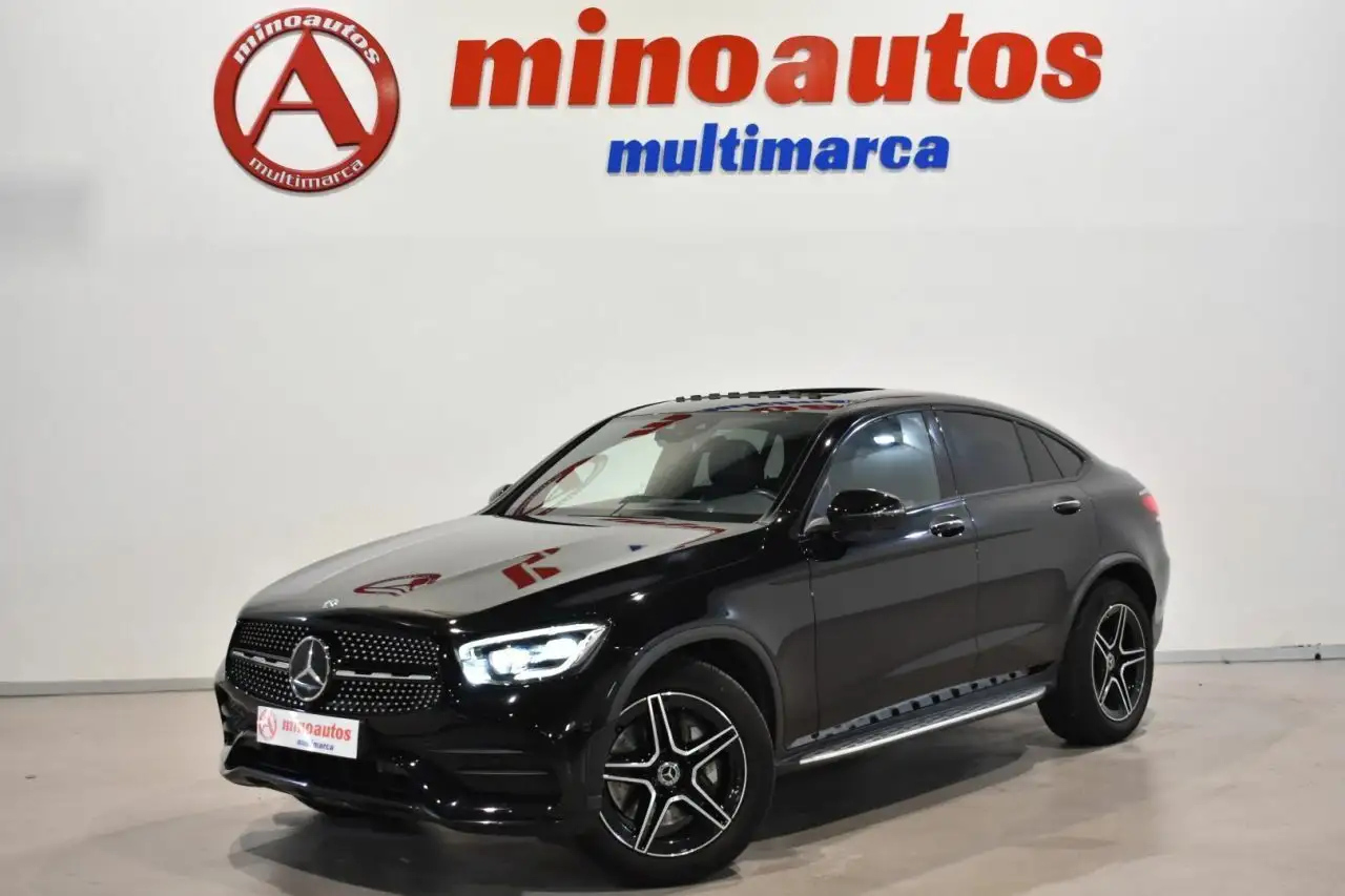 Renting Mercedes-Benz GLC 220 Coupé 300d 4Matic 9G-Tronic Negro