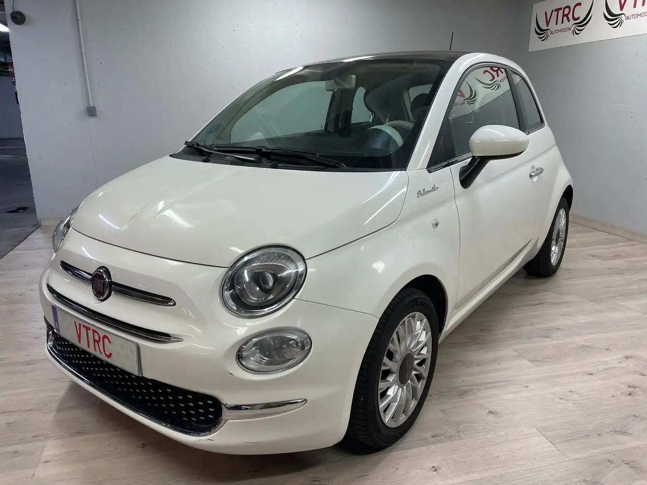 Renting Fiat 500 Dolcevita 1.0 Hybrid 52KW 70 CV 3p. Blanco