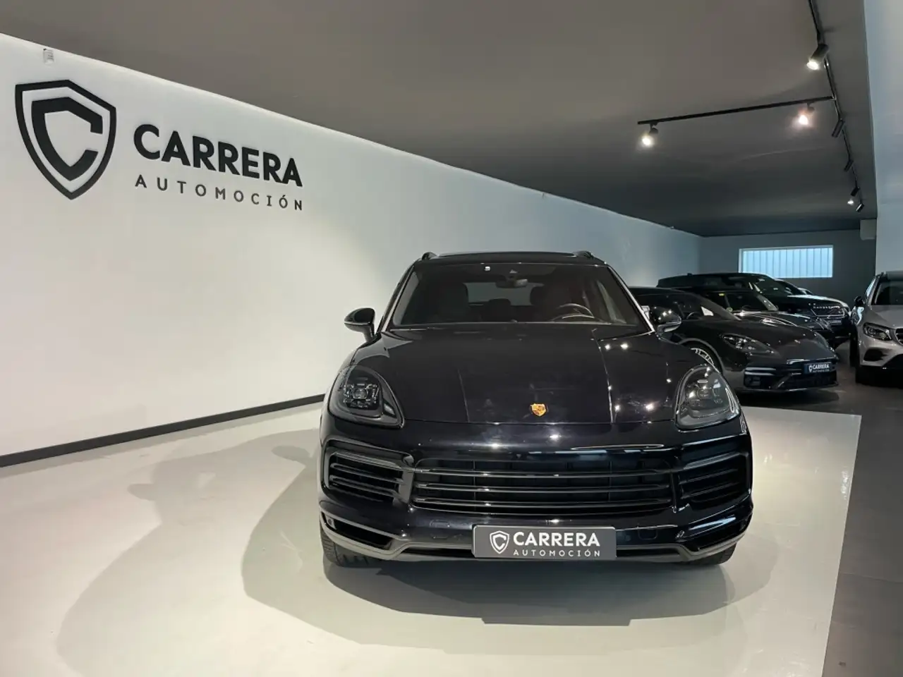 Renting Porsche Cayenne E-Hybrid Aut. Negro 1 1