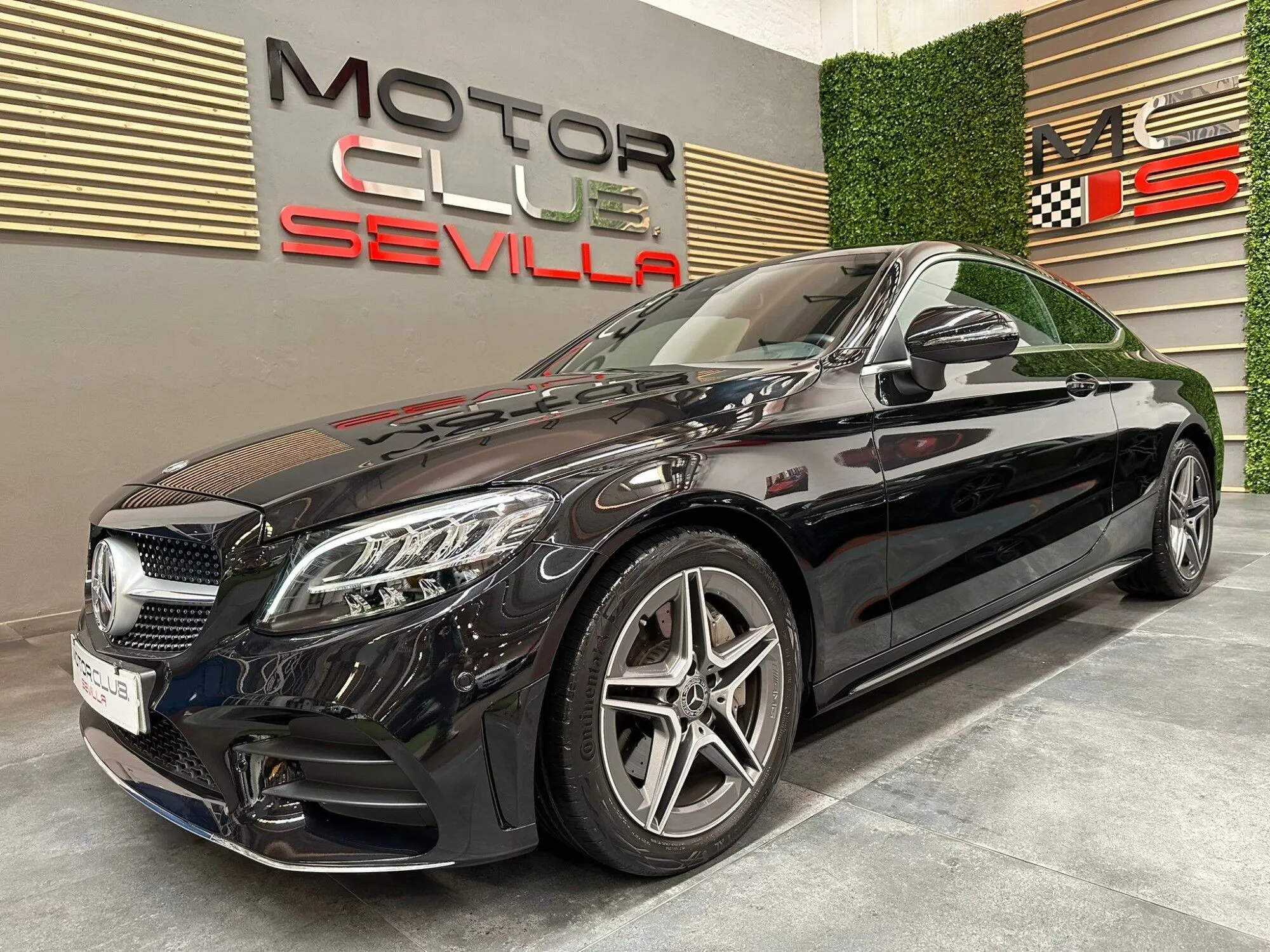 Renting MERCEDES Clase C C Coupé 300 9G-Tronic