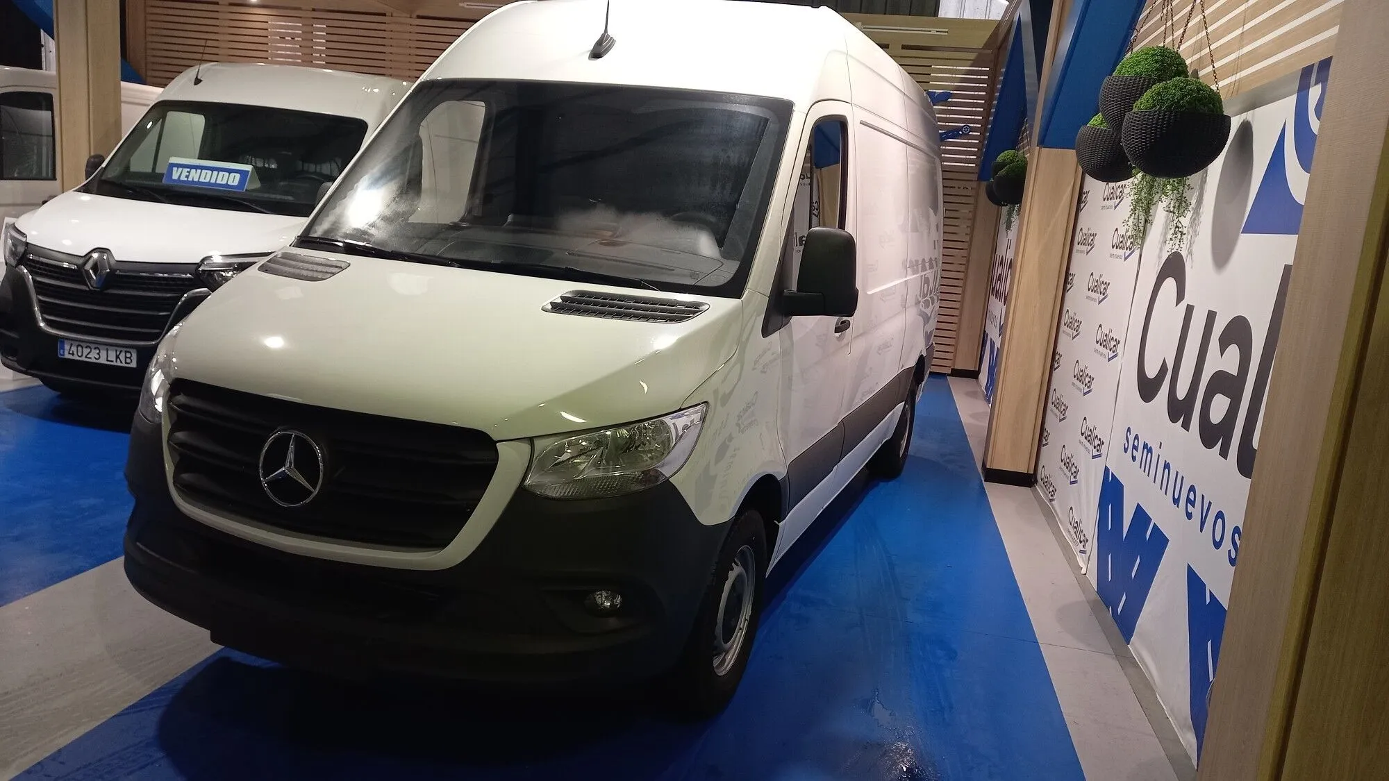 Renting MERCEDES Sprinter Furgón 315CDI Medio T.E. tT