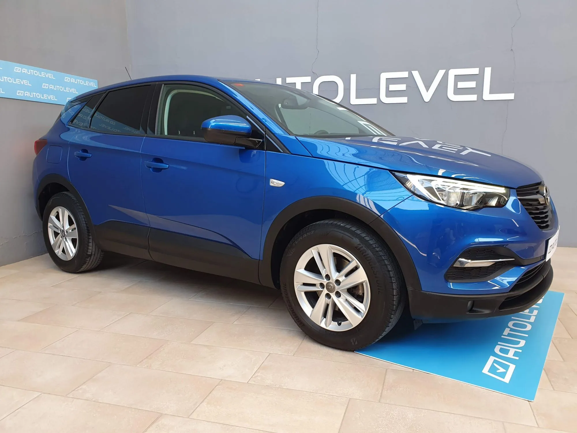 Renting OPEL Grandland X 1.2T S&S 120 Aniversario 130