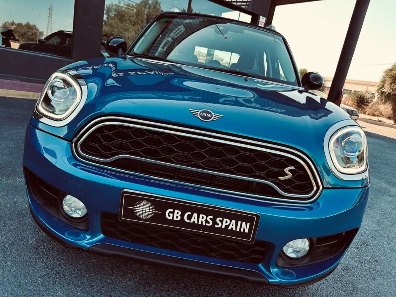 Renting MINI Cooper Countryman S E ALL4 Azul 1