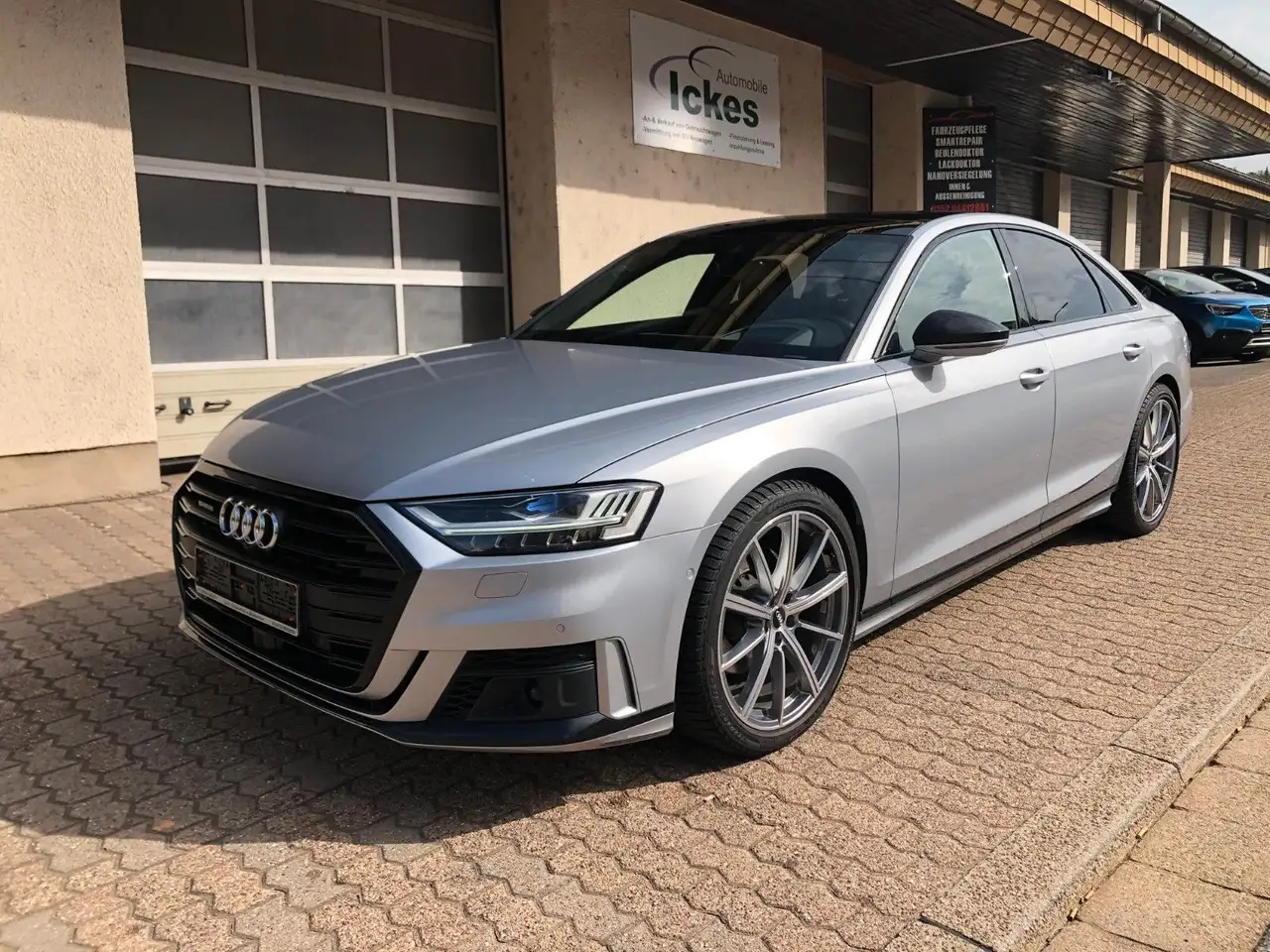 Renting Audi A8 s-line 1