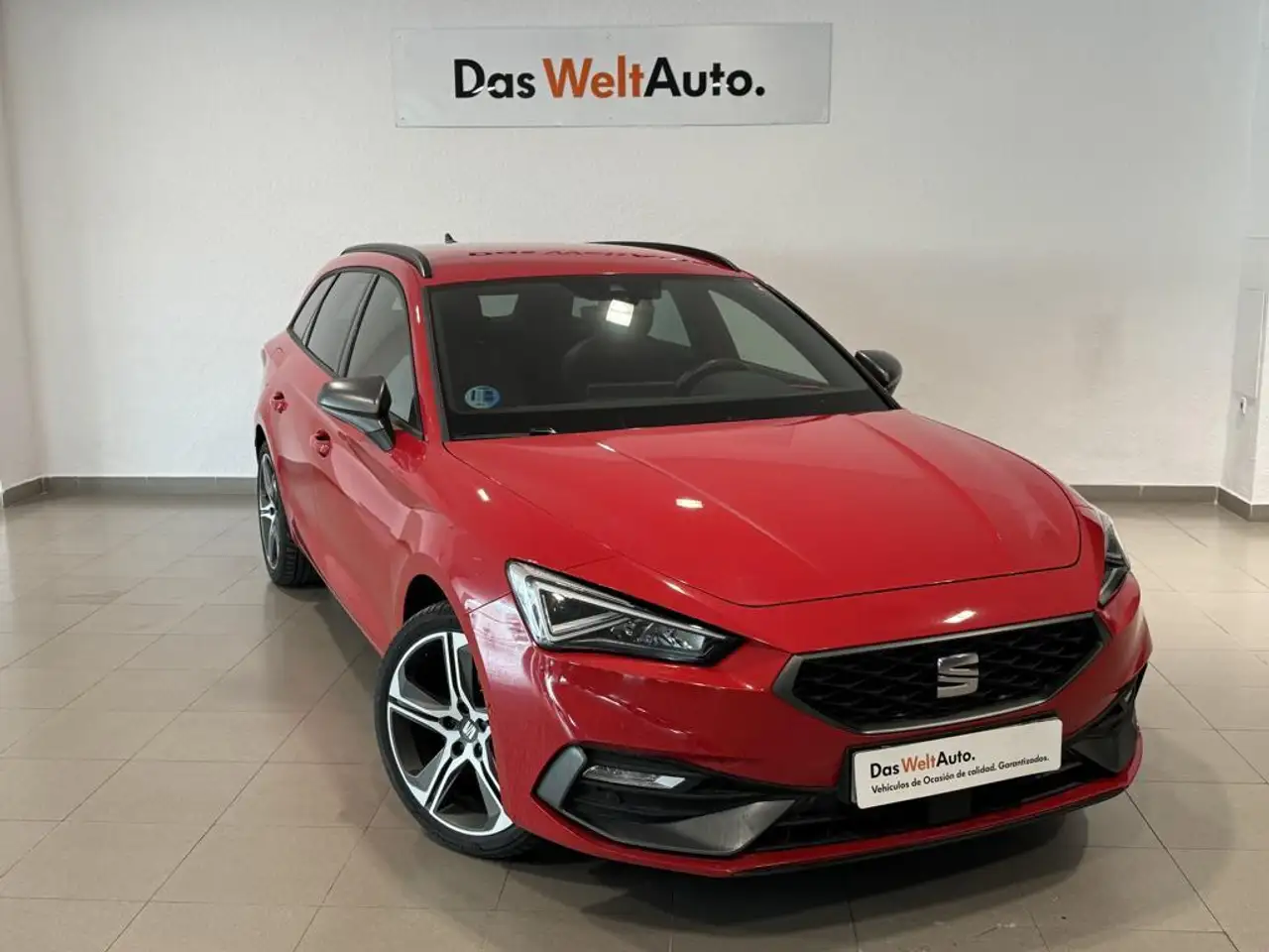 Renting SEAT Leon ST 1.5 eTSI S&S FR DSG-7 150