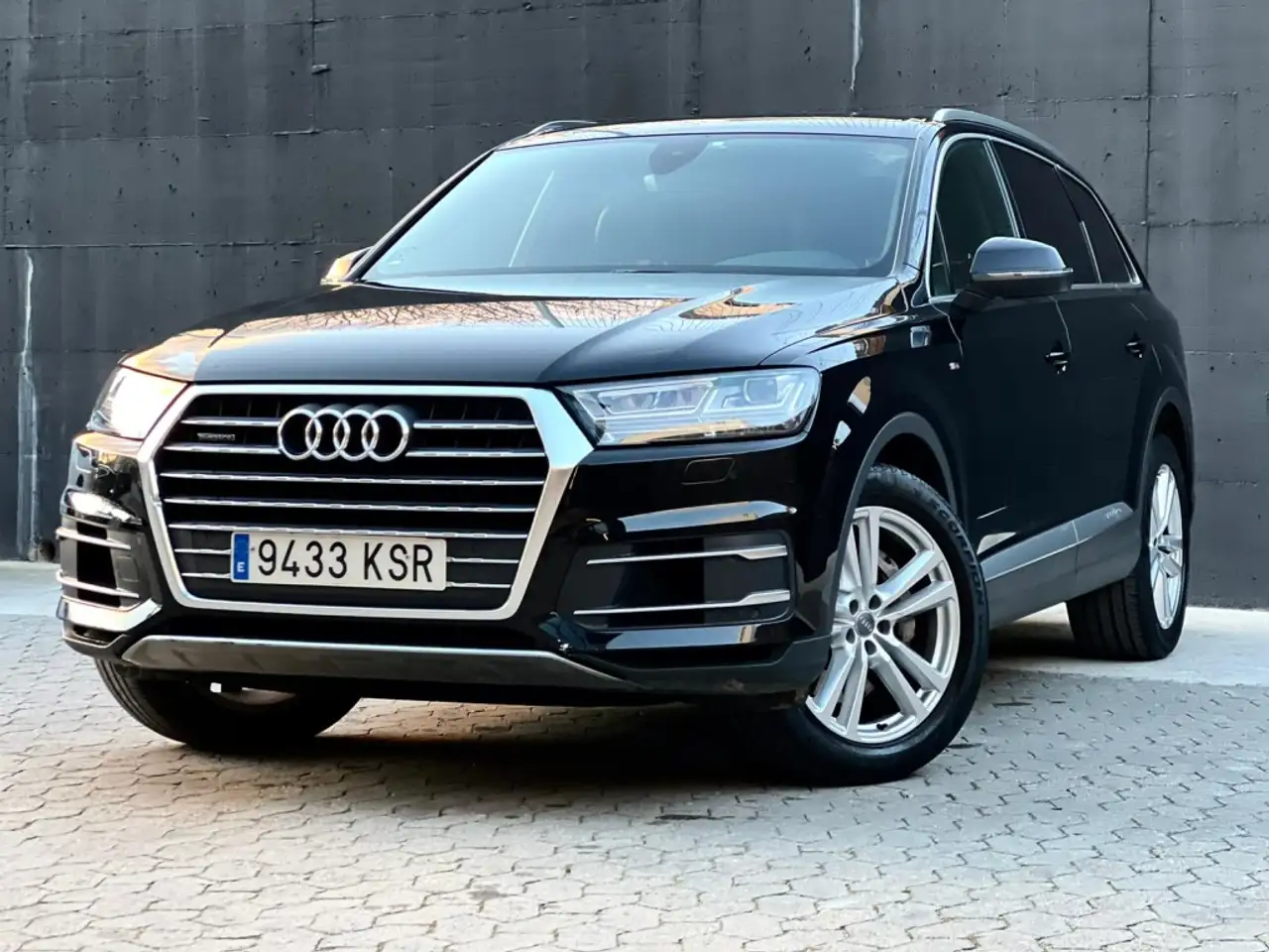 Renting Audi Q7 Todoterreno Automático de 5 Puertas Negro