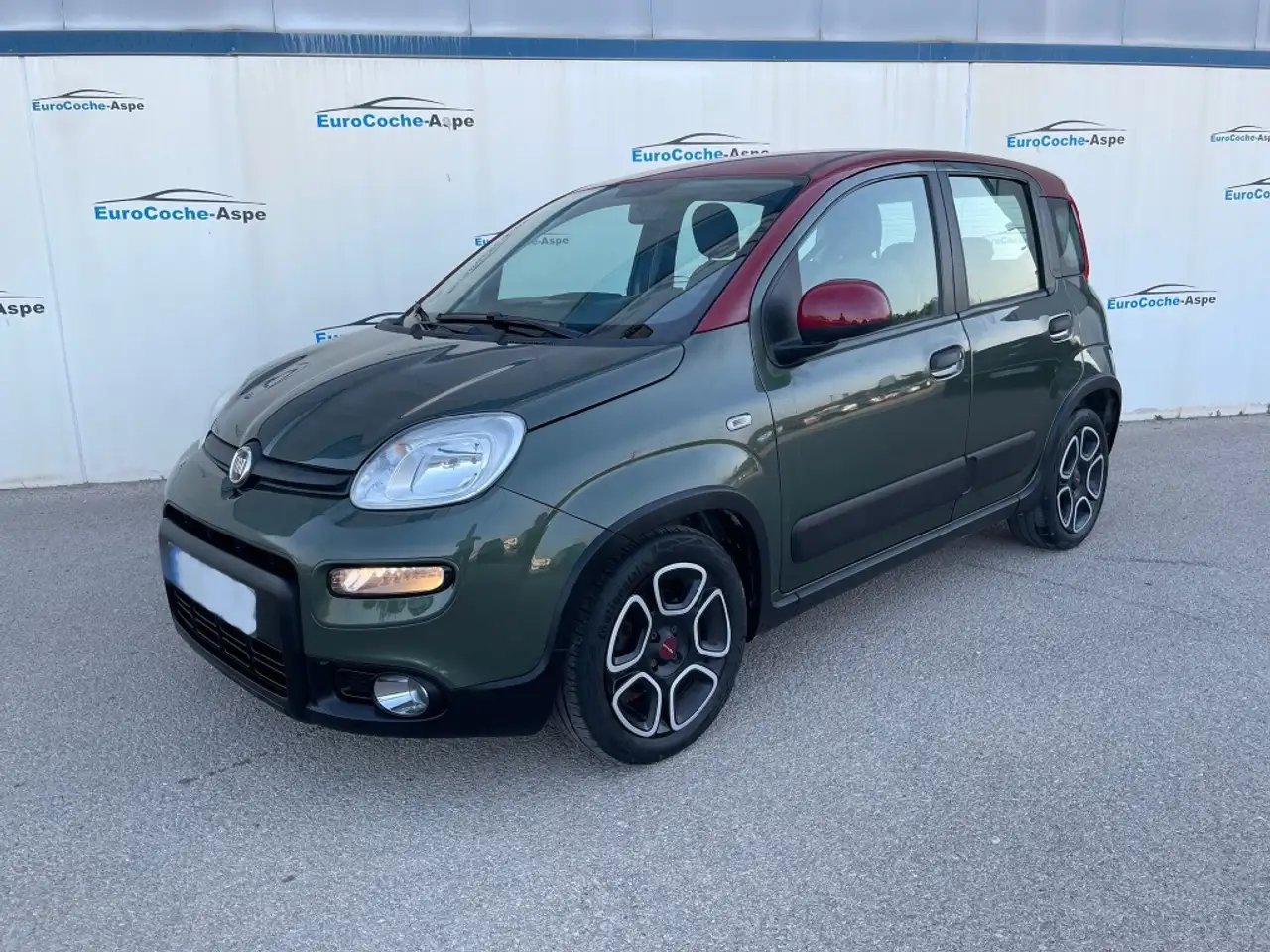 Renting Fiat Panda 1.0 Gse City Cross Hybrid Verde