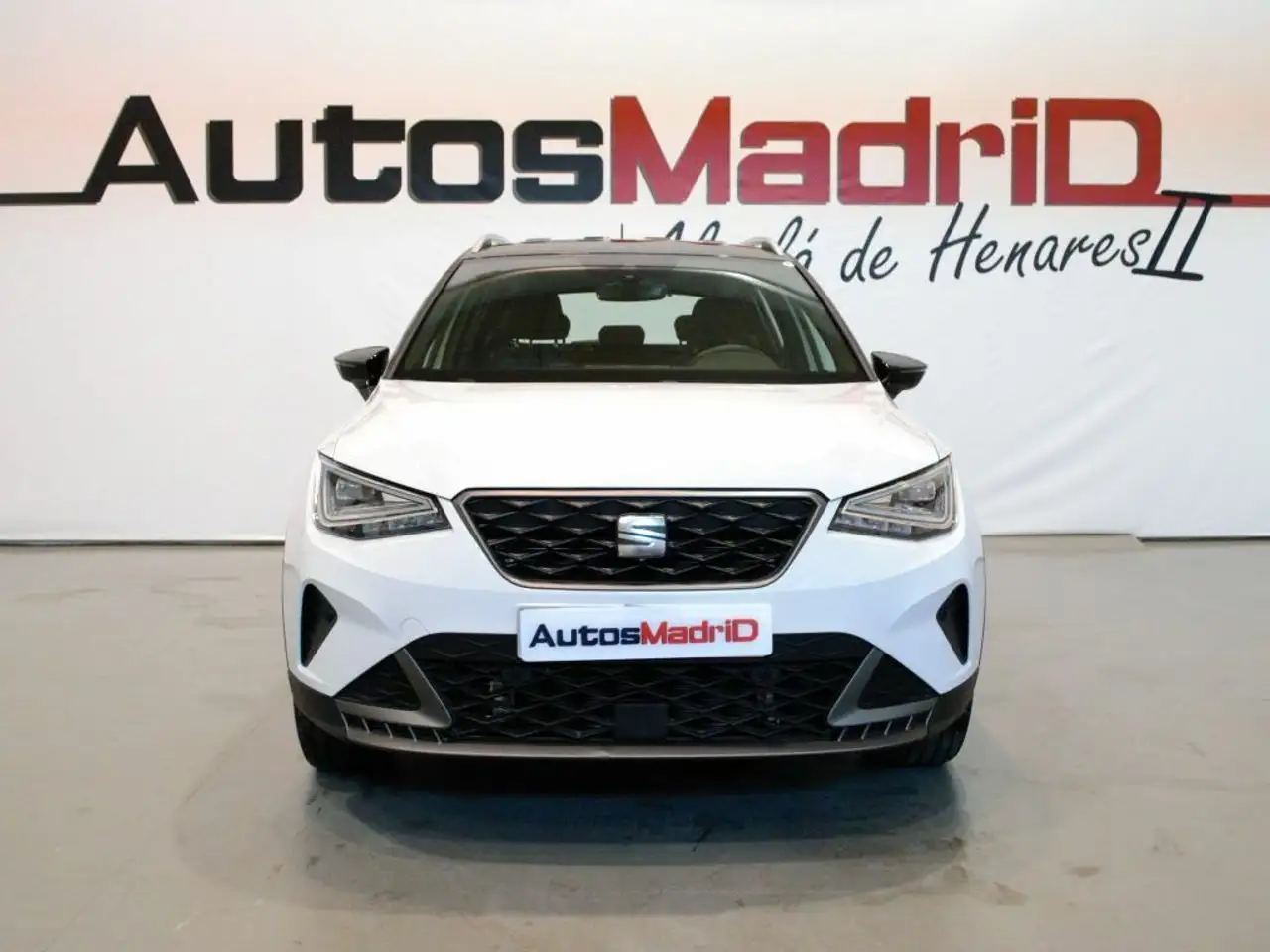 Renting SEAT Arona 1.0 TSI 81kW (110CV) FR Blanco