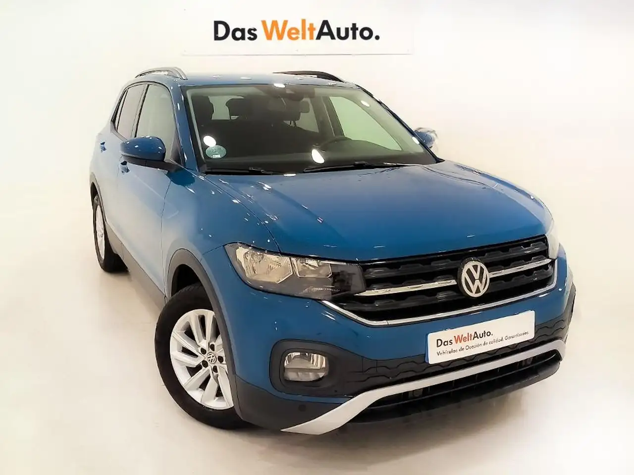 Renting Volkswagen T-Cross 1.0 TSI Advance 85kW Azul 1