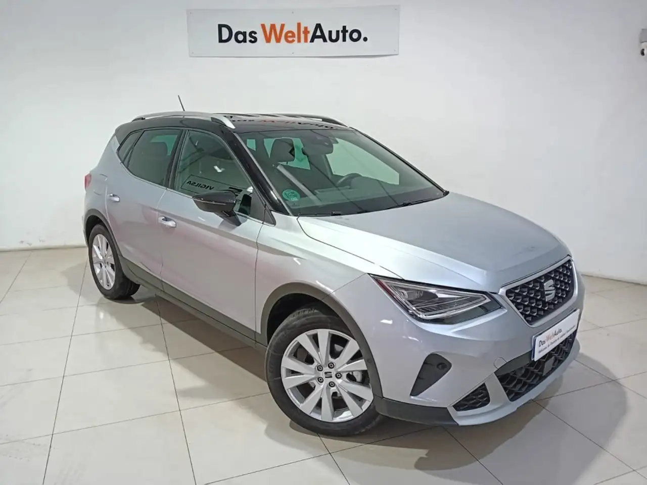 Renting SEAT Arona 1.0 TSI S&S Xperience 110 Plateado