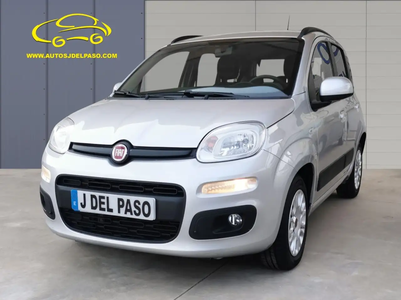 Renting Fiat Panda 1.2 Lounge Plateado 1