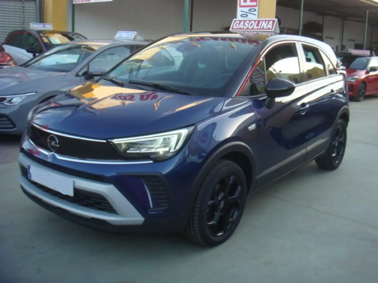 Renting Opel Crossland 1.2 S&S GS Line 130 Azul