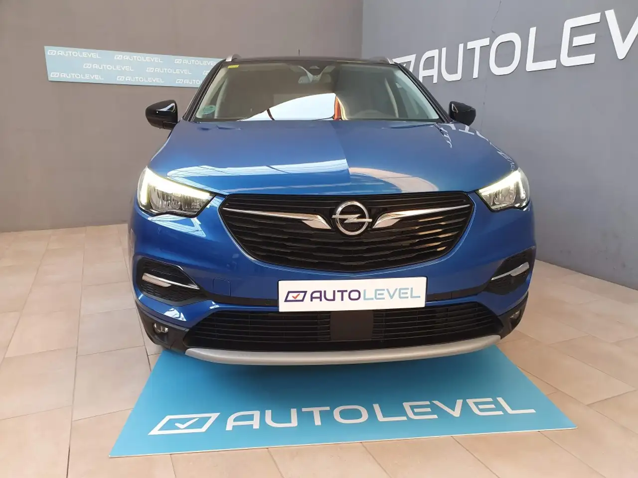 Renting Opel Grandland X 1.2T S&S 120 Aniversario 130 Azul