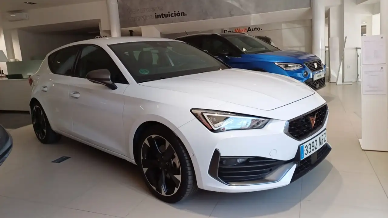 Renting CUPRA Leon 1.5 TSI 110Kw Blanco