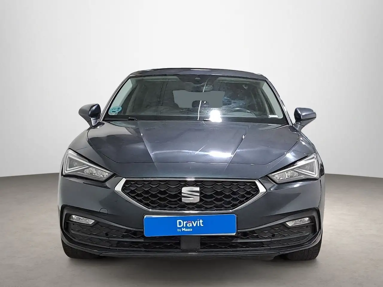 Renting SEAT Leon 1.5 TSI 96kW S&S Style Gris