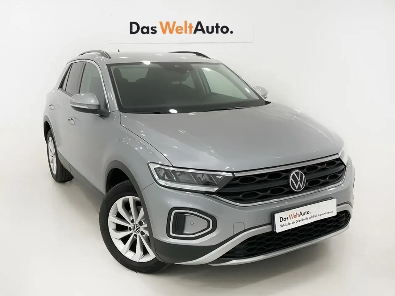 Renting Volkswagen T-Roc 1.5 TSI Life Plateado 2