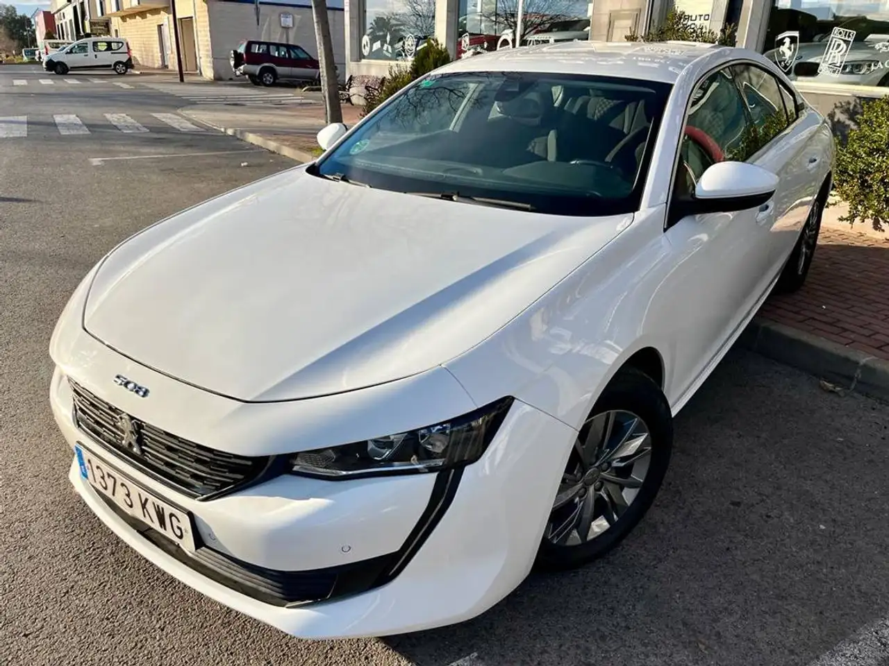 Renting Peugeot 508 1.5BlueHDi S&S Business Line 130 Blanco 1