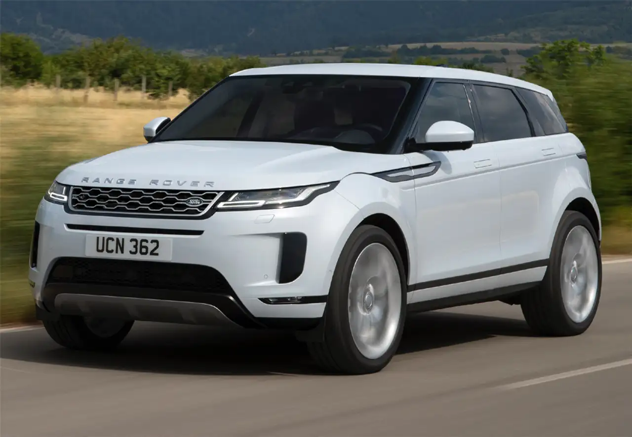 Renting Land Rover Range Rover Evoque 2.0D I4 MHEV Dynamic SE AWD Aut. 163 Negro