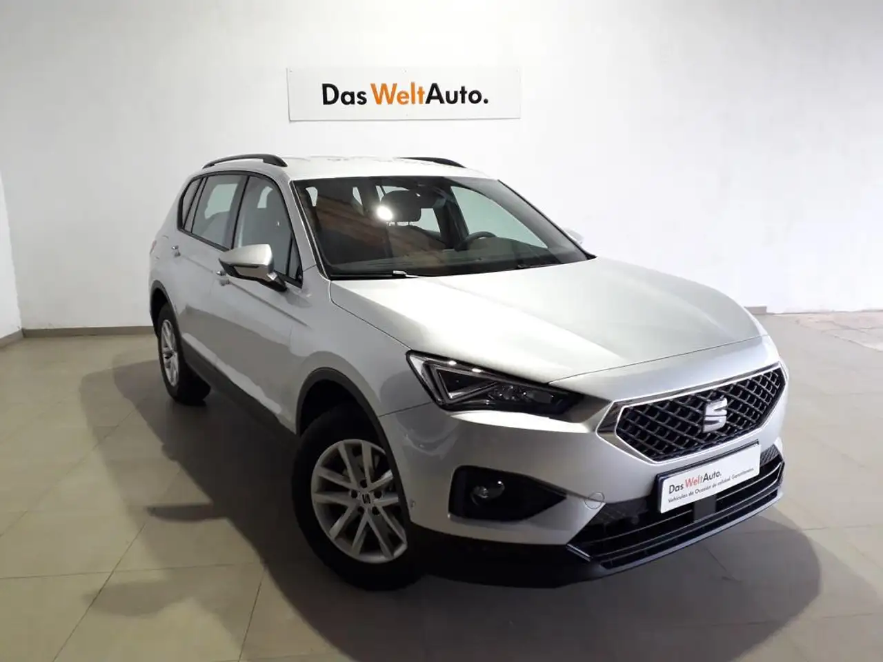 Renting SEAT Tarraco 2.0TDI S&S Style 150 Plateado 1