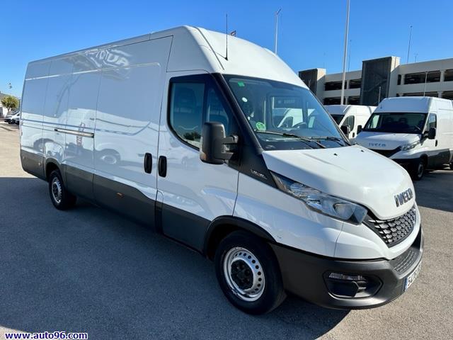 Renting IVECO DAILY 2.3 TD 35 S 16 V4100 H2 160 FURGON