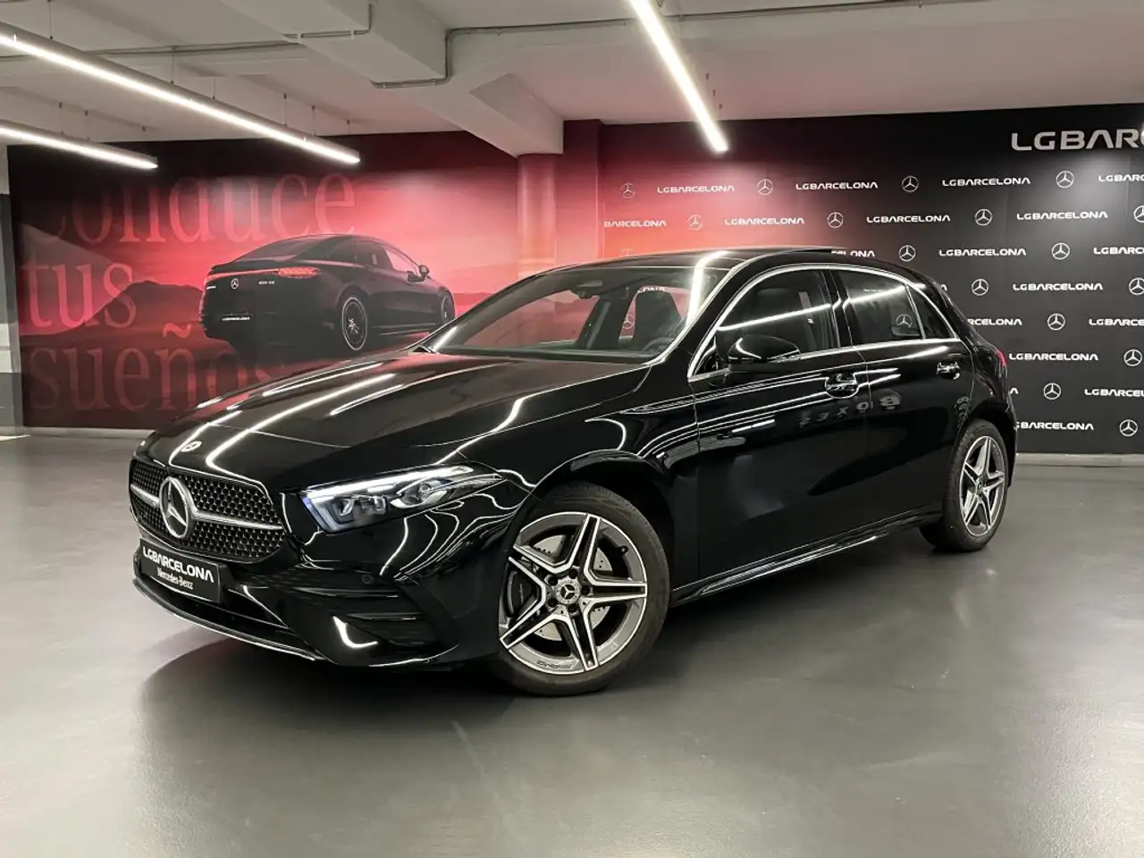 Renting Mercedes-Benz A 250 250e 8G-DCT Negro 2