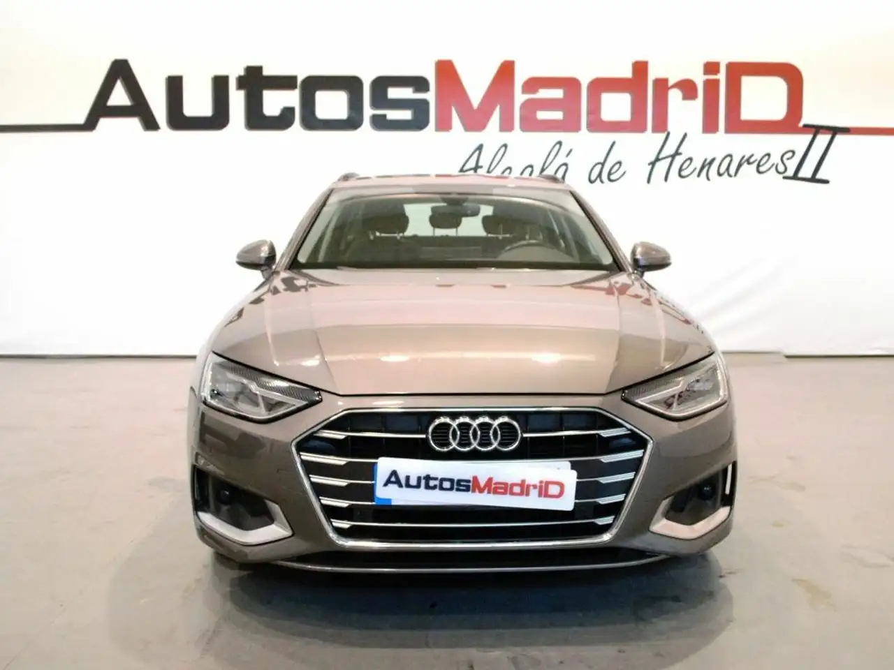 Renting Audi A4 35 TDI 120kW (163CV) S tronic