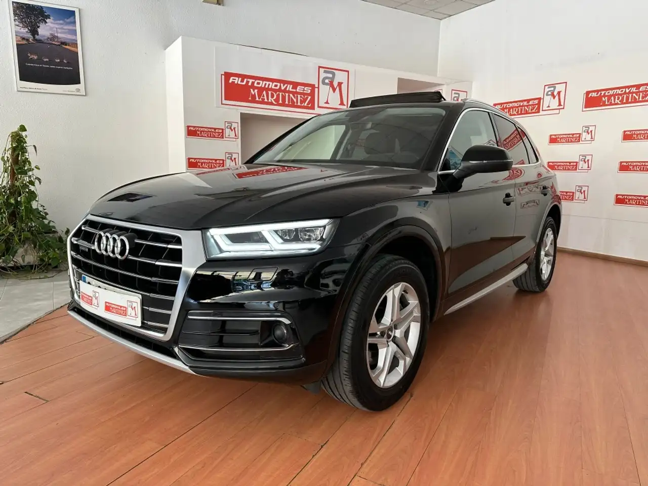 Renting Audi Q5 35 TDI Design quattro-ultra S tronic 120kW Negro