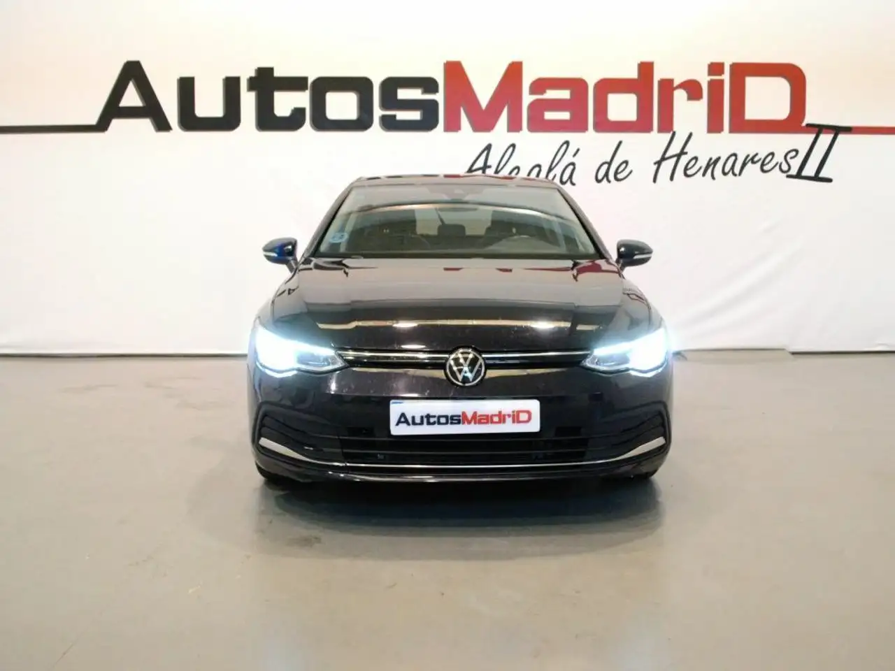 Renting Volkswagen Golf Active 1.0 TSI 81kW (110CV) Negro