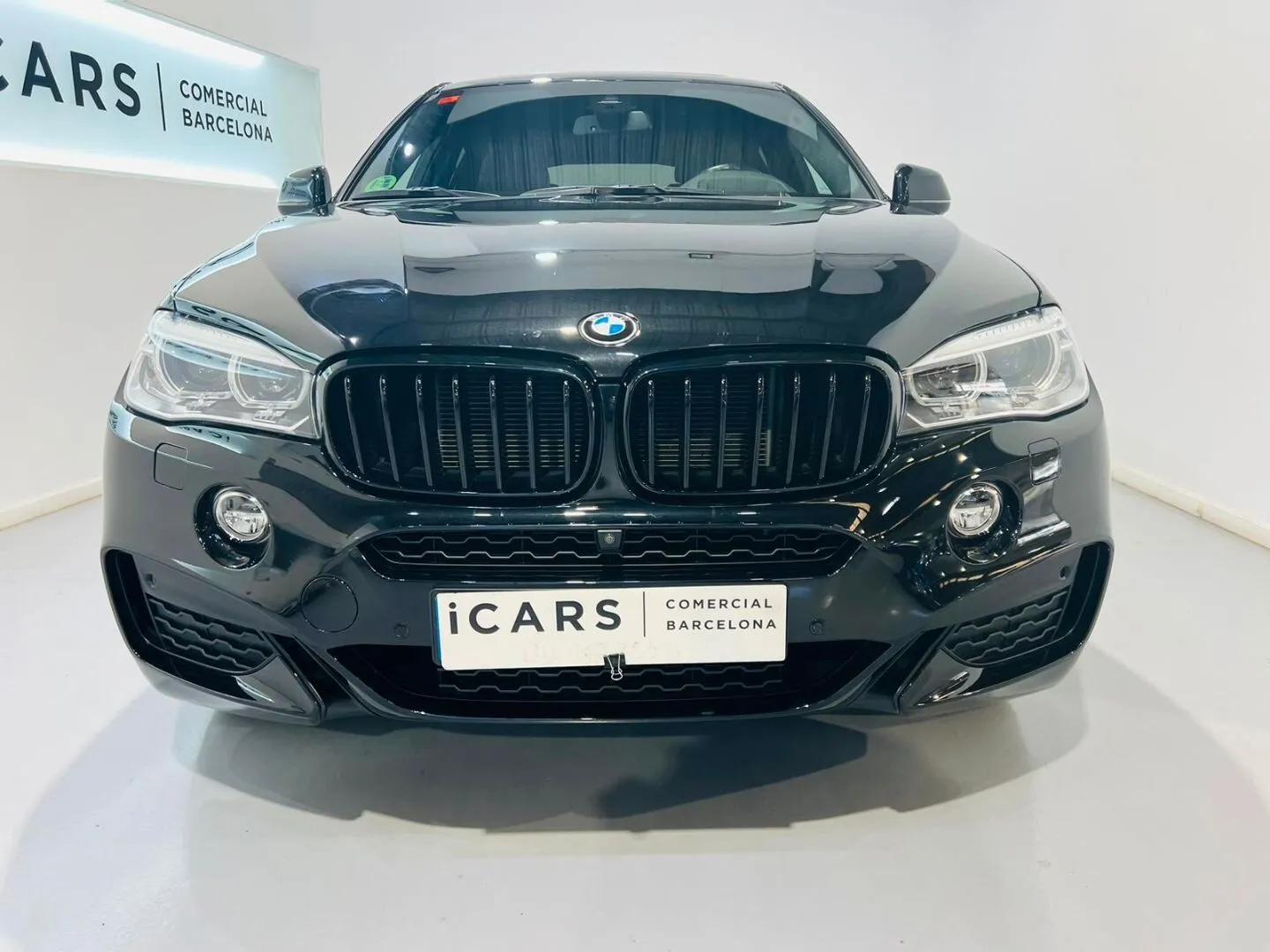 Renting BMW X6 M