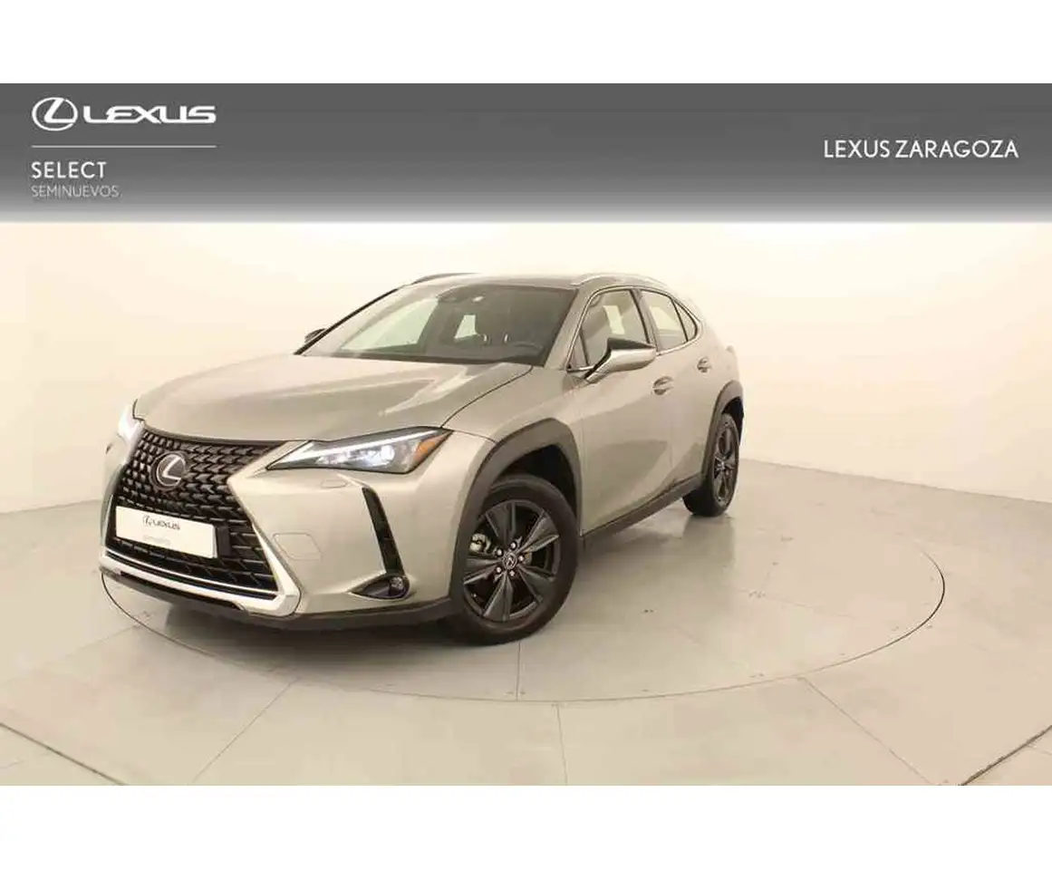 Renting Lexus UX 250h Business 2WD Gris